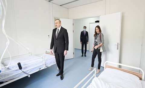 İlham Əliyev və Birinci xanım modul tipli hospitalın açılışında (FOTO)
