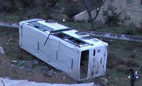 Azərbaycanda sərnişin avtobusu aşıb - ölən və yaralananlar var  