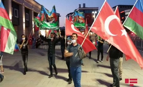 İstanbulda yenidən Azərbaycana dəstək mitinqi keçirildi - FOTO