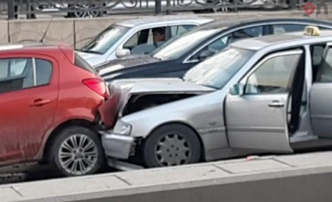 Bakıda zəncirvari qəza tıxac yaratdı