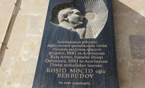 Rəşid Behbudovun barelyefi təhlükə qarşısında - FOTO