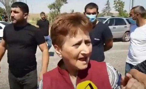 Abşeronda etiraz aksiyası: Tanınmış jurnalist-bloger saxlanıldı - VİDEO