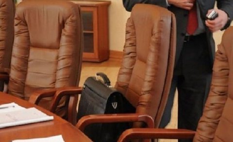 “Özünü rayonun kiçik padşahı kimi aparır” - İcra başçısı ilə deputat arasında QALMAQAL
