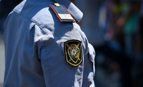 Azərbaycanda polis iş başında BIÇAQLANDI
