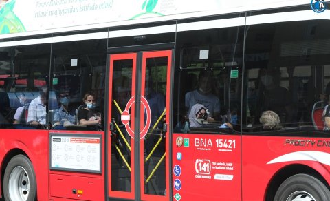 Bakıdakı avtobuslarda sərnişin sıxlığı - FOTO