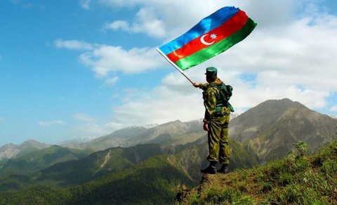 “Azərbaycan bayrağı bütün ərazilərdə dalğalanmalıdır” - Politoloq