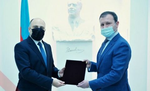 Əməkdar incəsənət xadimi təltif edildi