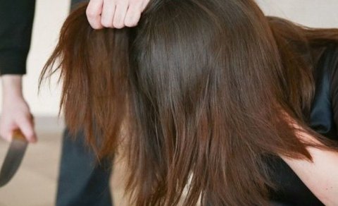 Azərbaycanda 63 yaşlı baş redaktor gənc sevgilisini bıçaqladı