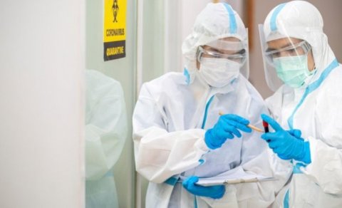 Koronavirusa görə tibb işçilərinin maaşlarına əlavənin müddəti uzadıldı