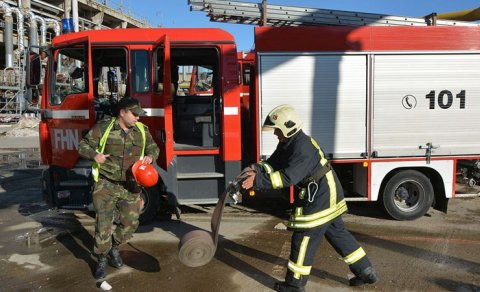 Bakıda zavodda partlayış olub: ölən var