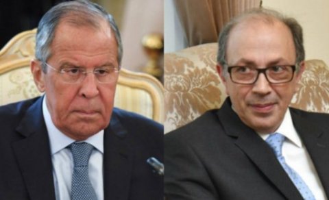 Lavrov erməni həmkarı ilə Moskva bəyanatını müzakirə edib