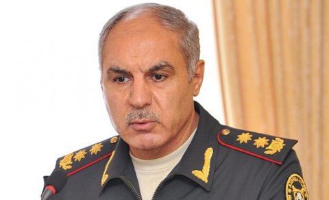 Prezident döyüşən zabitləri təltif edir, Xanlar Vəliyev isə həbsə göndərir