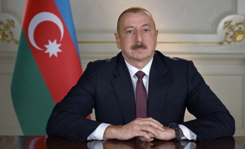 Prezident İsmayıl Hacıyevi təltif etdi
