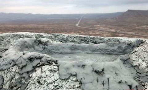Azərbaycanda vulkanı püskürdü, 3 evə ziyan dəydi - FOTOLAR