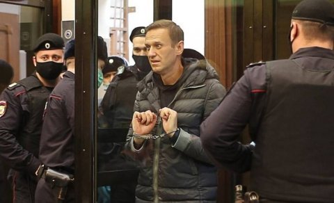 Aleksey Navalnı 3,5 il müddətinə azadlıqdan məhrum edildi