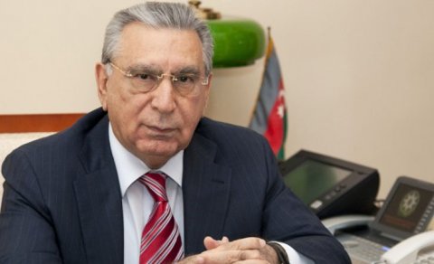İşdən çıxarılan daha bir direktor Ramiz Mehdiyevi məhkəməyə verdi