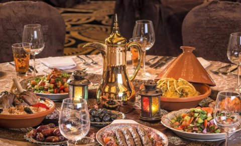 Bahalı iftar süfrələri: Restoranlar qiymətləri kəllə-çarxa qaldırıb