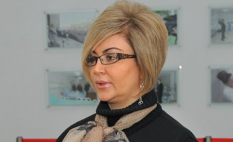 Xalidə Bayramova vəzifəsindən niyə azad olunmur?