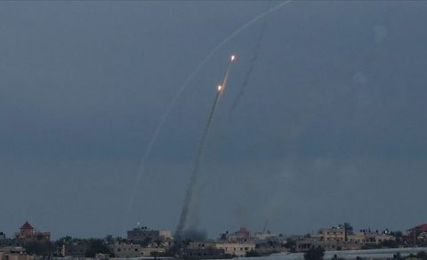 İsrail raket atəşinə tutulub: Ölən və yaralananlar var