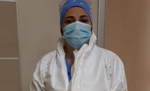 COVID-19-la mübarizə aparan tanınmış həkim maaşından narazıdır