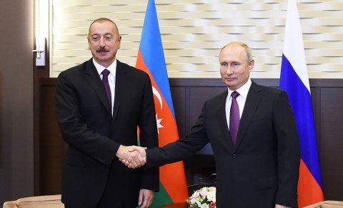 Vladimir Putin İlham Əliyevi təbrik etdi