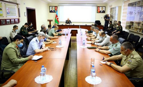 Hərbi attaşelər düşmənin dövlət sərhədindəki təxribatı barədə məlumatlandırılıb