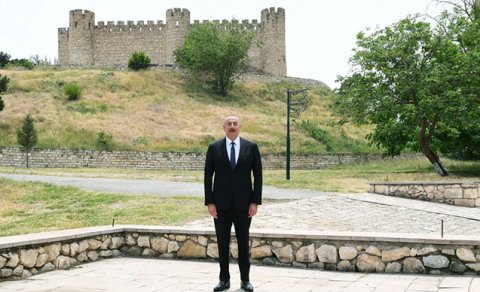 Prezident Şahbulaq qalasına getdi - FOTOLAR