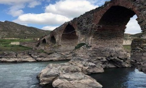 Xudafərin sərhəd gömrüyü tezliklə açılacaq