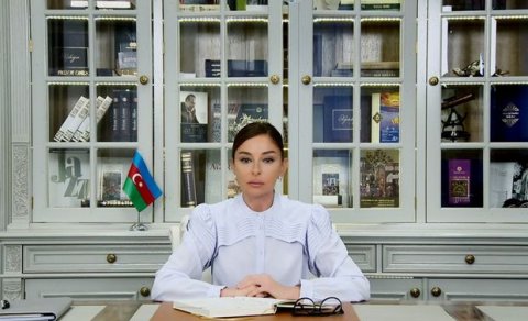 Mehriban Əliyeva uşaqları belə təbrik etdi - FOTO