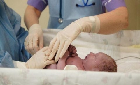 15 yaşlı qızın ana olması ilə bağlı cinayət işi başlandı