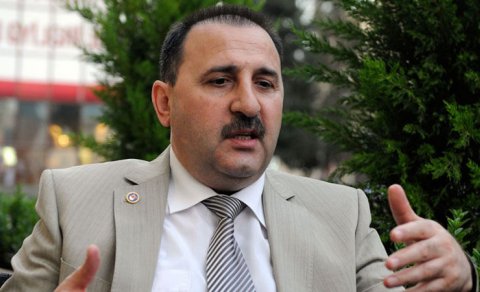 Keçmiş deputat Ədliyyə Nazirliyini məhkəməyə verdi