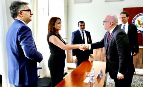 ABŞ Dövlət katibinin köməkçisi vətəndaş cəmiyyəti nümayəndələri ilə görüşdü