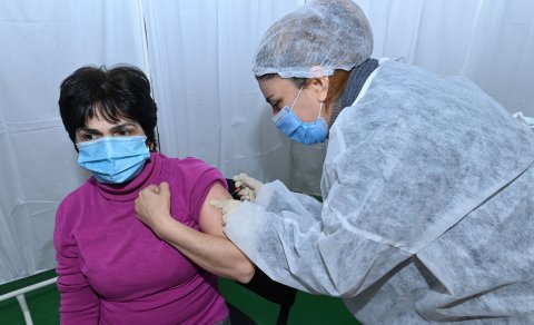 Bakı üzrə vaksinasiyadan keçməyən təhsil işçilərinin sayı açıqlandı