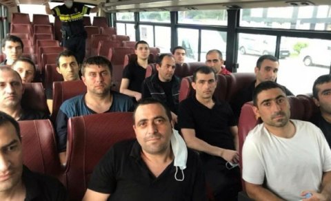 Ermənistana qaytarılan erməni əsirlərin FOTOSU