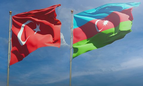 Dağ olsanız, torpaq bizik - Selçuk Bayraktardan təsirli paylaşım
