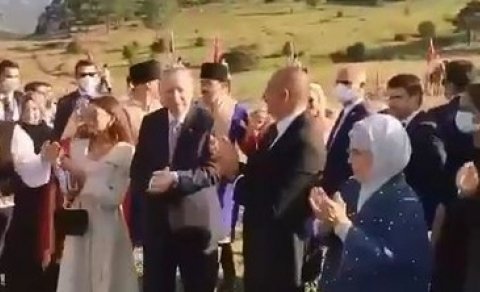 İlham Əliyev Cıdır düzündə rəqs etdi - VİDEO