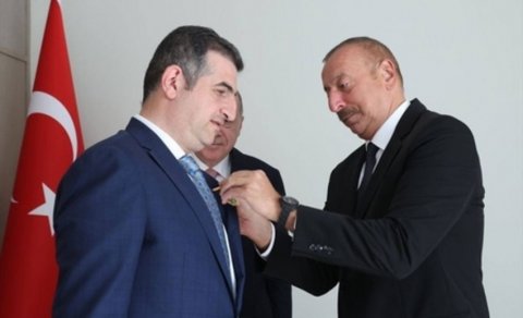 İlham Əliyev Haluk Bayraktarı “Qarabağ” ordeni ilə təltif edib - FOTO