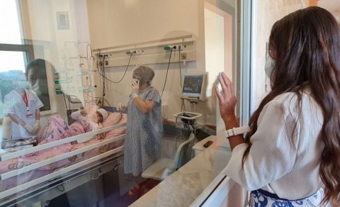 Leyla Əliyeva Talassemiya Mərkəzində müalicə alan uşaqlarla – FOTO