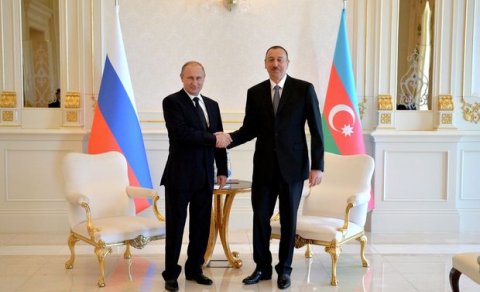 İlham Əliyev Putinlə telefonla danışdı