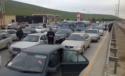 Bakıda bu yollarda tıxac var - SİYAHI