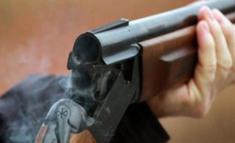 Göyçayda dəhşətli ailə cinayəti: Kişi arvadını güllələdikdən sonra intihar etdi