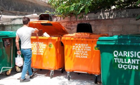 Sumqayıtda yeni doğulmuş uşağı zibil qabına atdılar