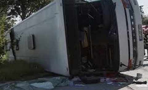 Turistləri daşıyan avtobus qəzaya uğradı: 18 ÖLÜ