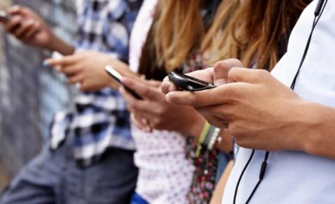 Telefon xəstəliyi - Bu əlamətləriniz varsa...
