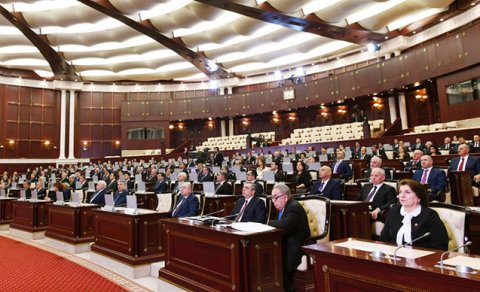 Polisi döyən deputatla bağlı Milli Məclisdən açıqlama