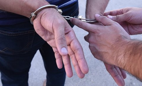 Polisi bıçaqlayan şəxs saxlanıldı