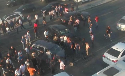Bakıda ağır yol qəzası tıxaca səbəb oldu - FOTO