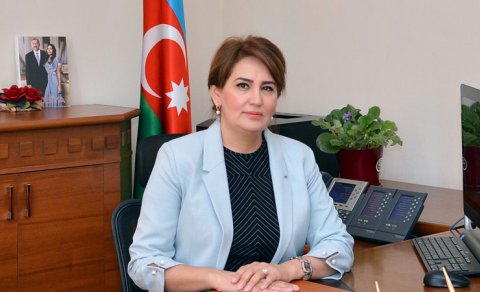 Həyat yoldaşı sabiq nazir müavinini məhkəməyə verdi