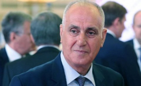 Prezident Aslan Aslanovu təltif etdi