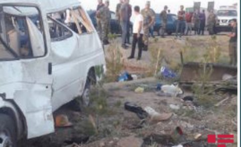 Goranboyda mikroavtobus aşdı - 4 ölü, 10-dan artıq yaralı var